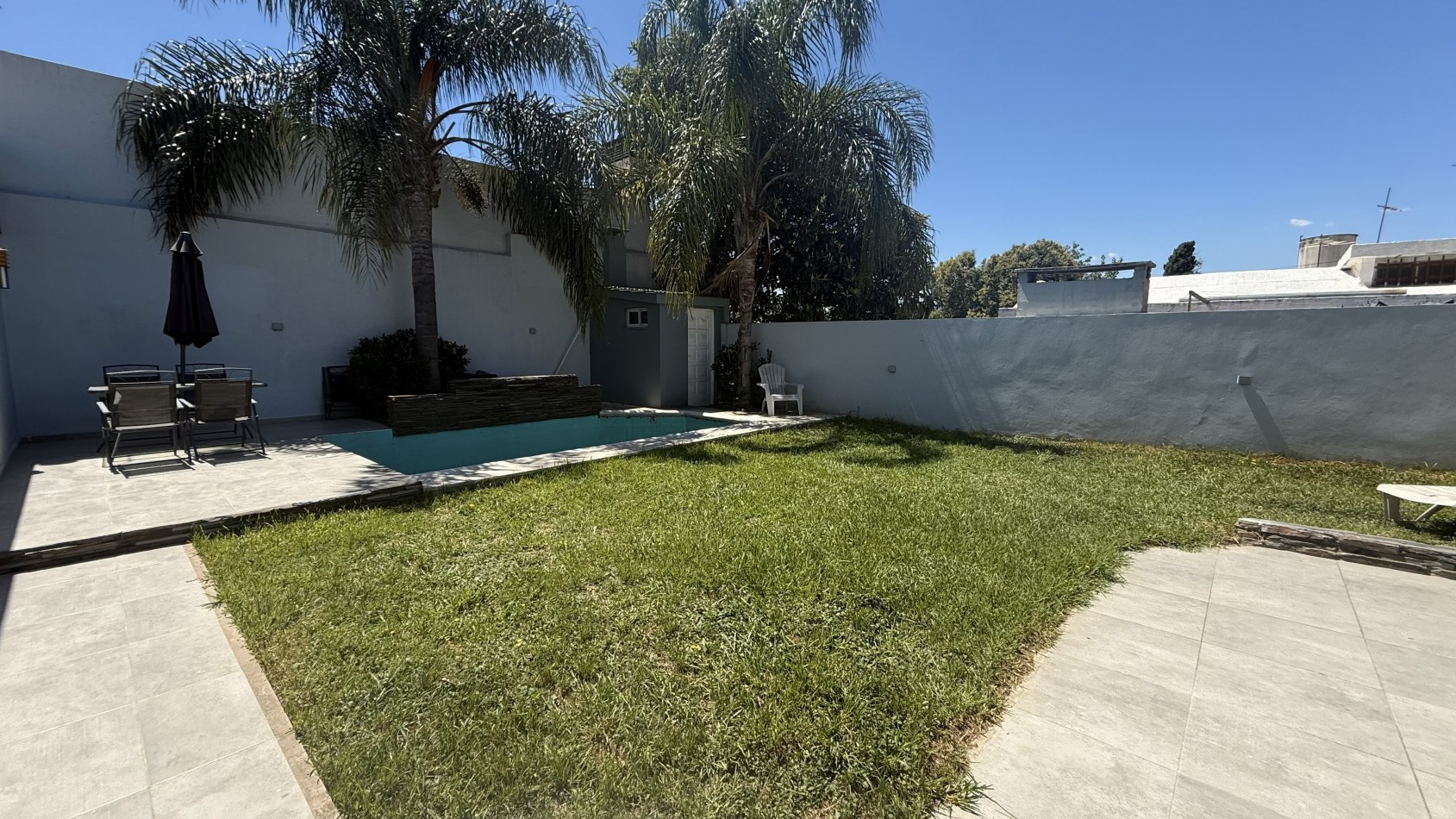 Casa con pileta y quincho a pasos del Cordoba Shopping