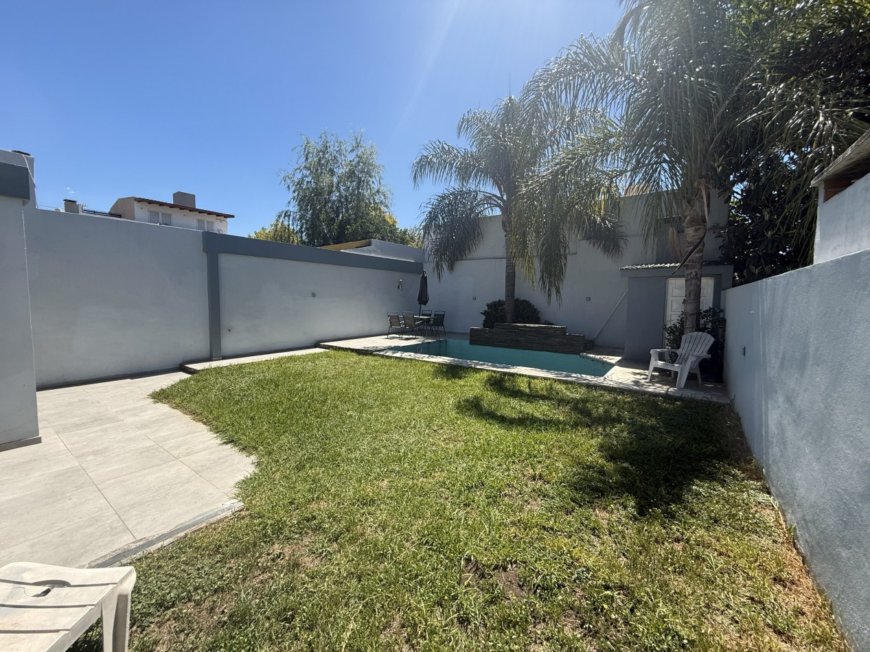 Casa con pileta y quincho a pasos del Cordoba Shopping