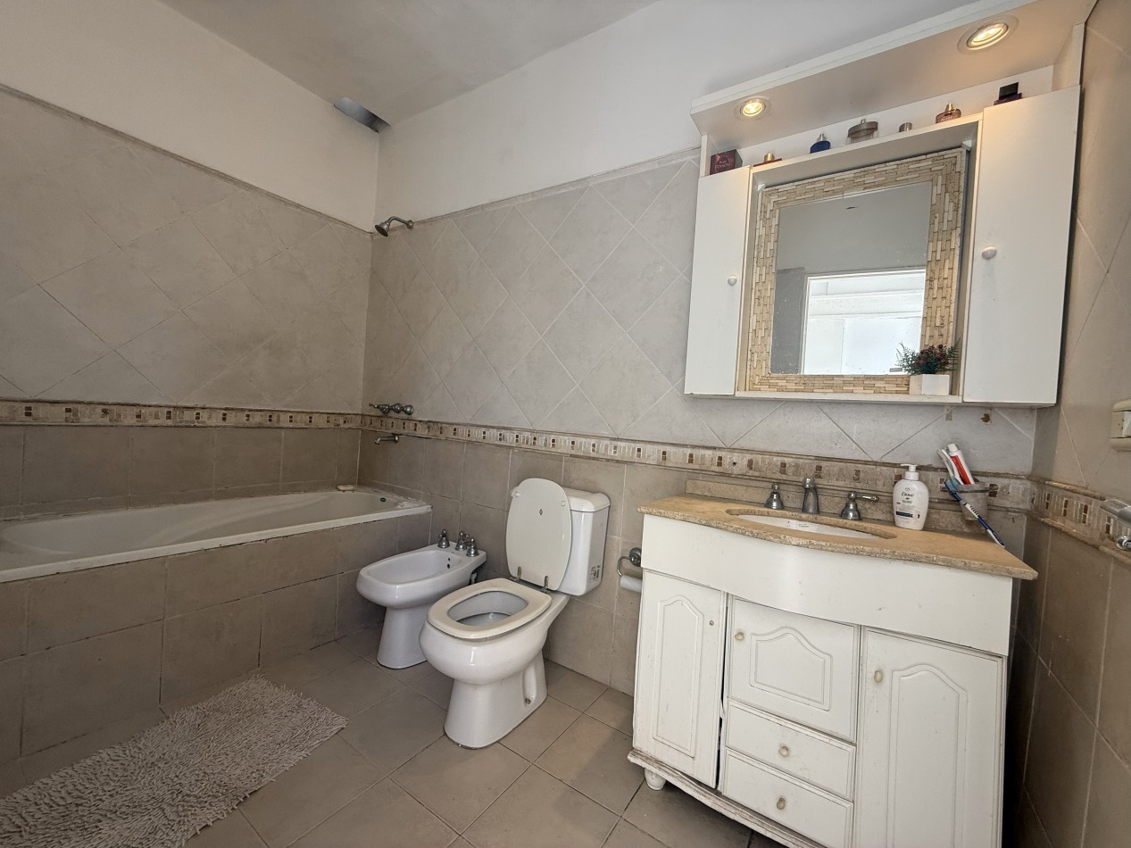 Casa con pileta y quincho a pasos del Cordoba Shopping