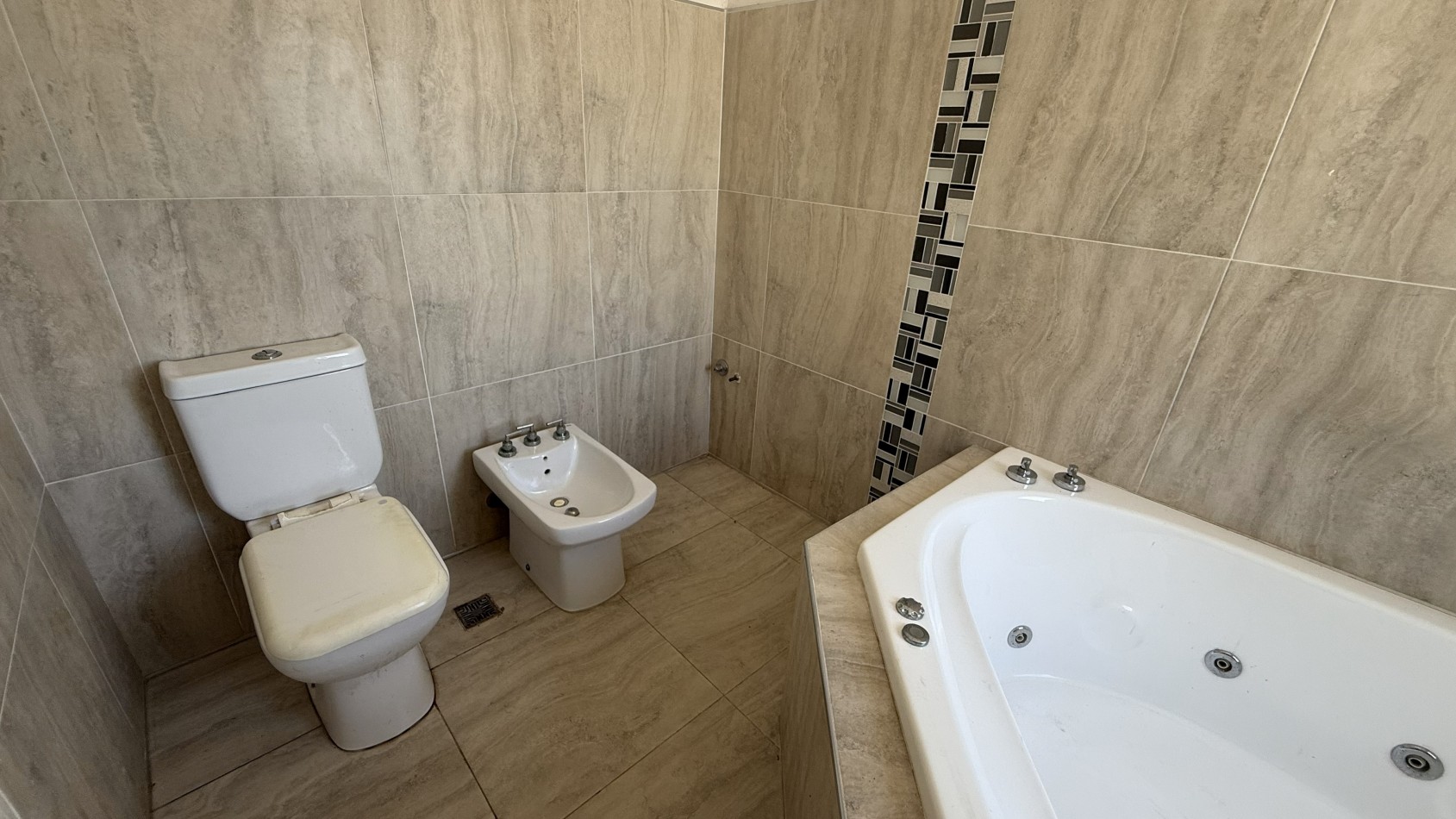 Casa con pileta y quincho a pasos del Cordoba Shopping