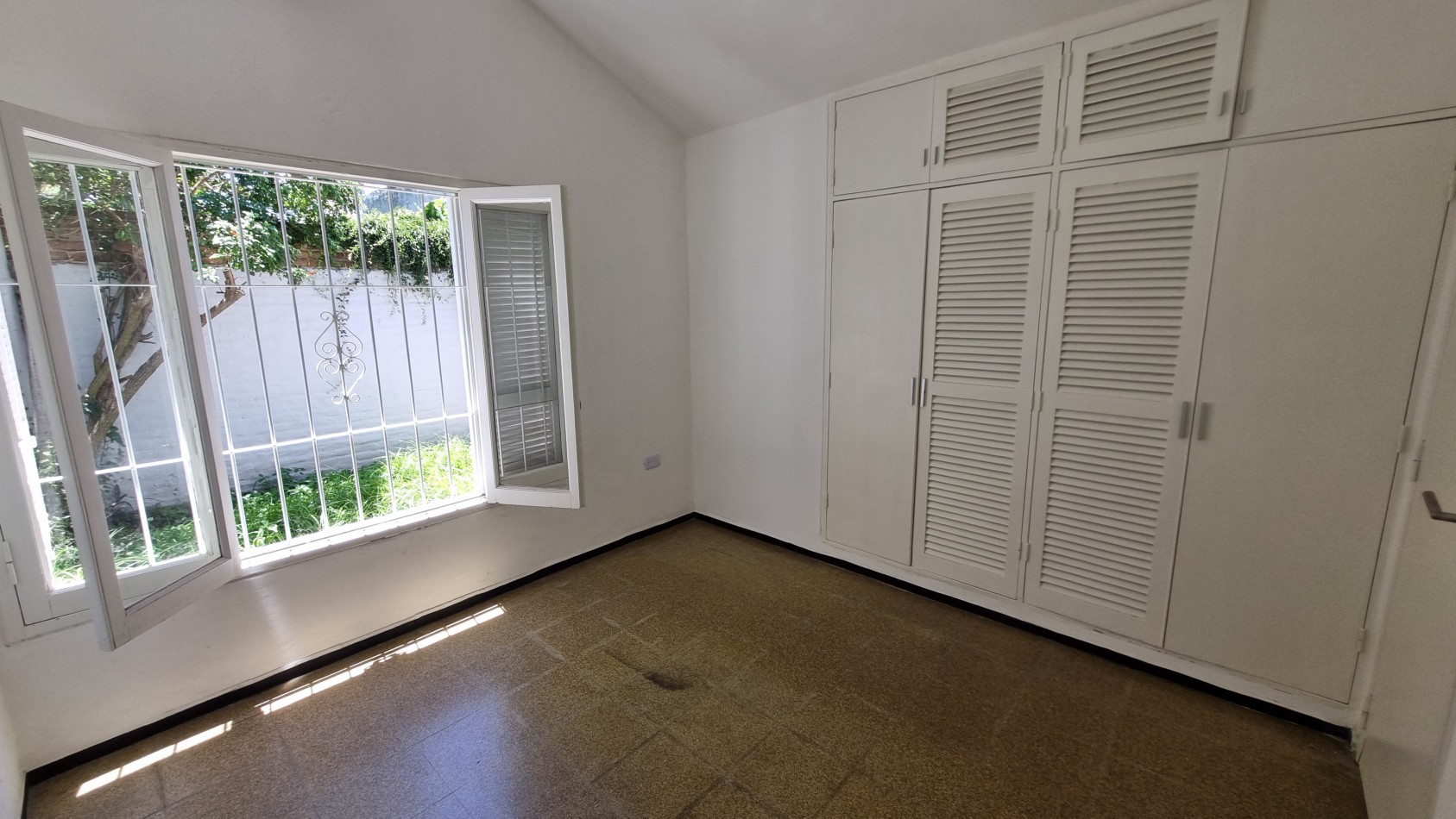 PH en complejo cerrado con PATIO Y ASADOR