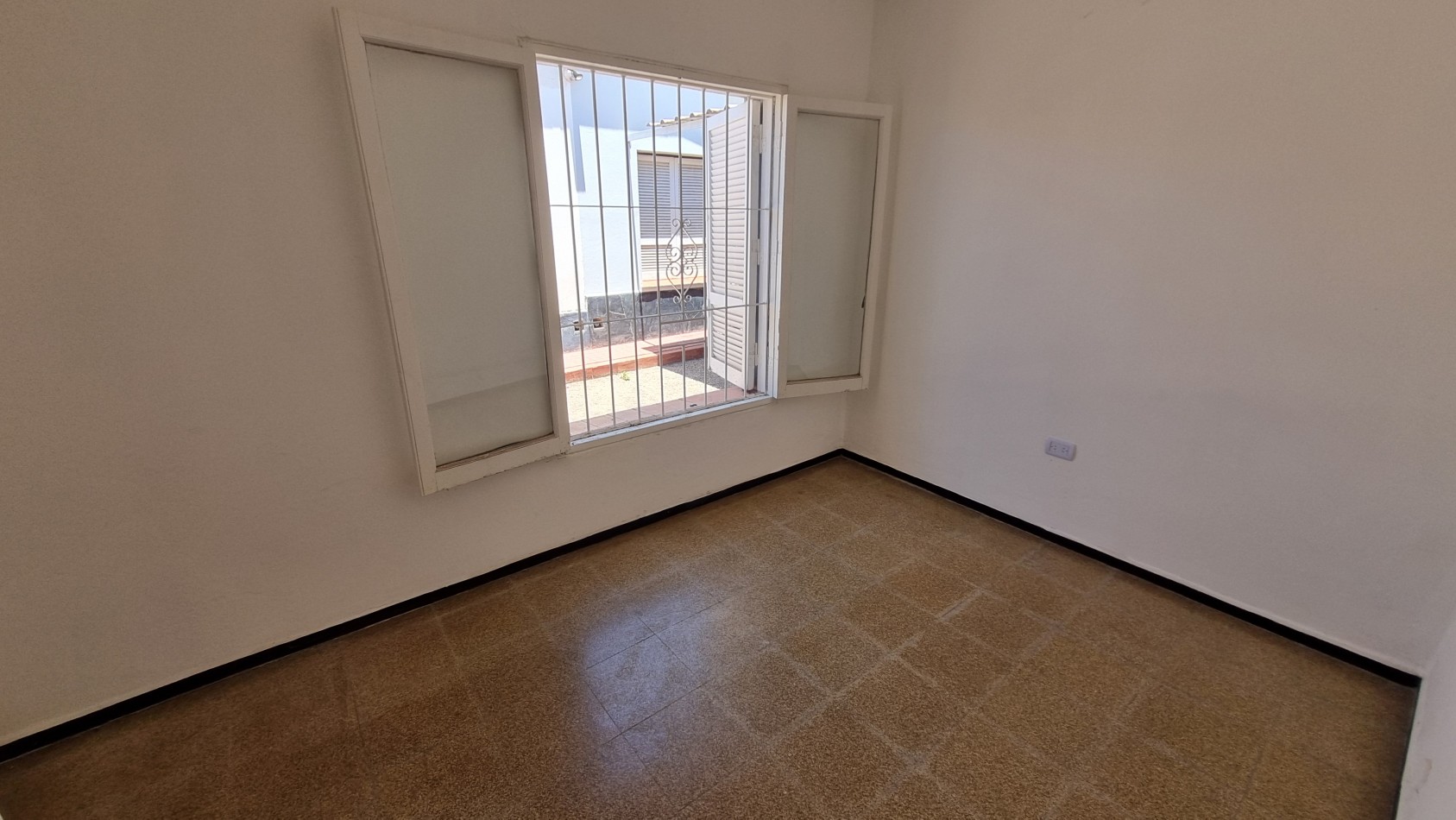 PH en complejo cerrado con PATIO Y ASADOR