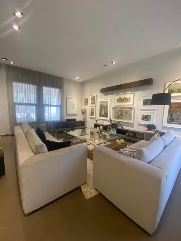 ESPECTACULAR PROPIEDAD EN EL CERRO DE LAS ROSAS