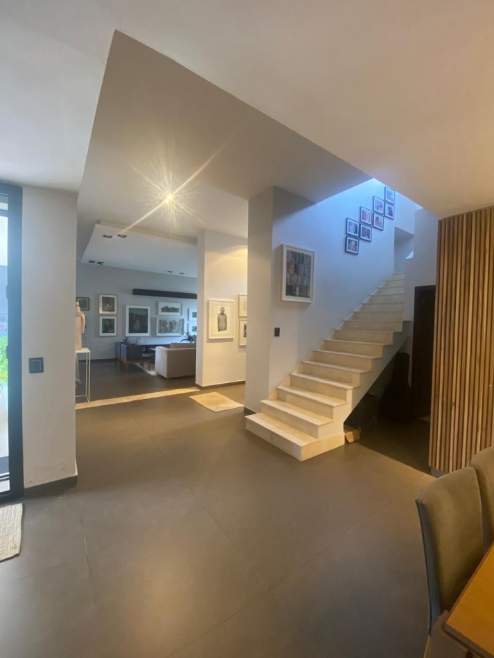 ESPECTACULAR PROPIEDAD EN EL CERRO DE LAS ROSAS