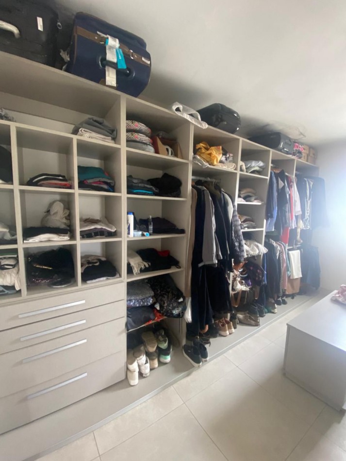 ESPECTACULAR PROPIEDAD EN EL CERRO DE LAS ROSAS