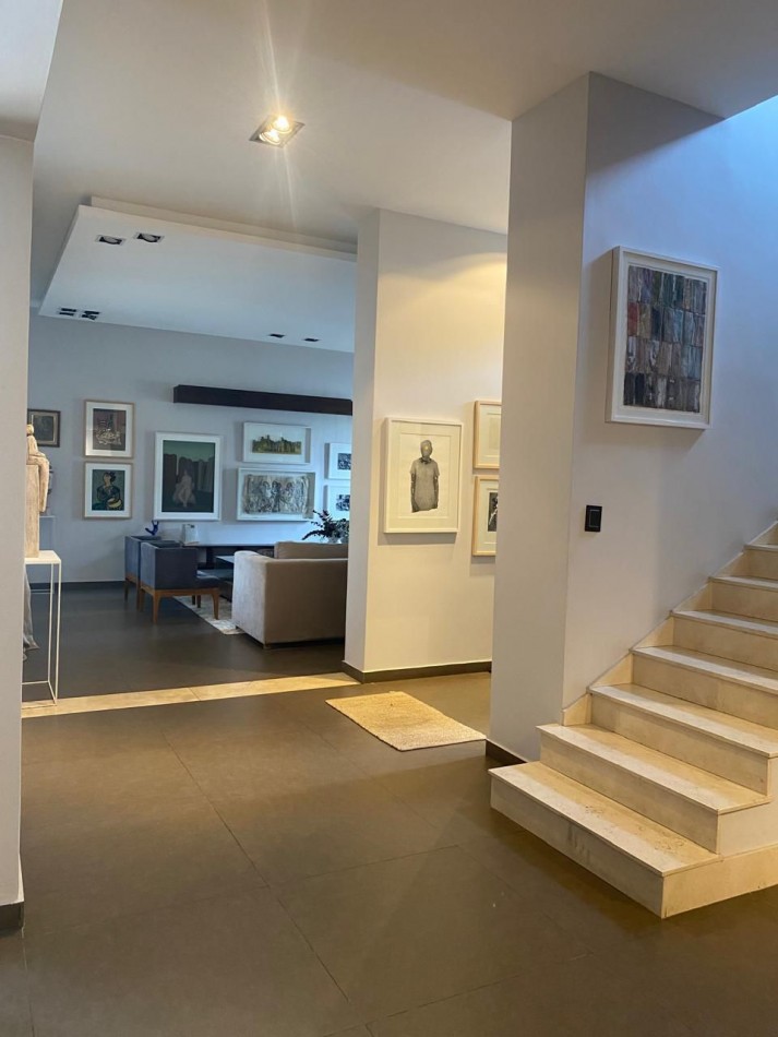 ESPECTACULAR PROPIEDAD EN EL CERRO DE LAS ROSAS