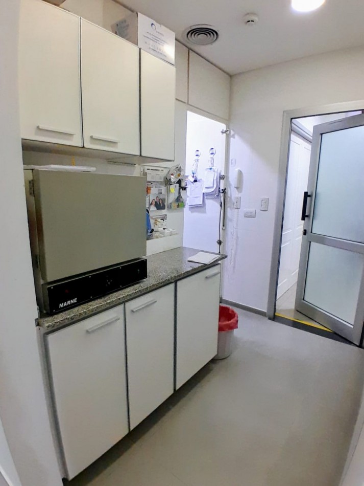 IMPECABLE! SE VENDE IMPORTANTE CLINICA EN FUNCIONAMIENTO