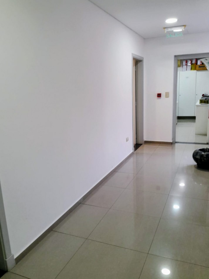 IMPECABLE! SE VENDE IMPORTANTE CLINICA EN FUNCIONAMIENTO