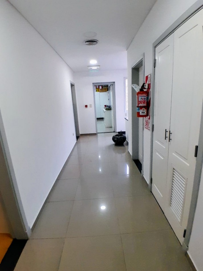 IMPECABLE! SE VENDE IMPORTANTE CLINICA EN FUNCIONAMIENTO