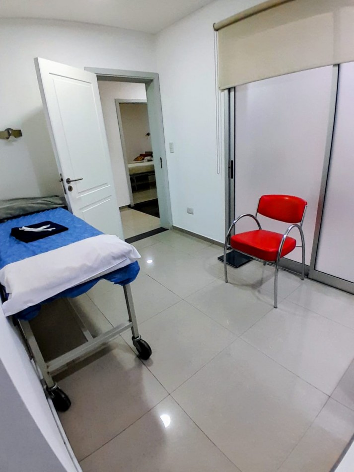 IMPECABLE! SE VENDE IMPORTANTE CLINICA EN FUNCIONAMIENTO