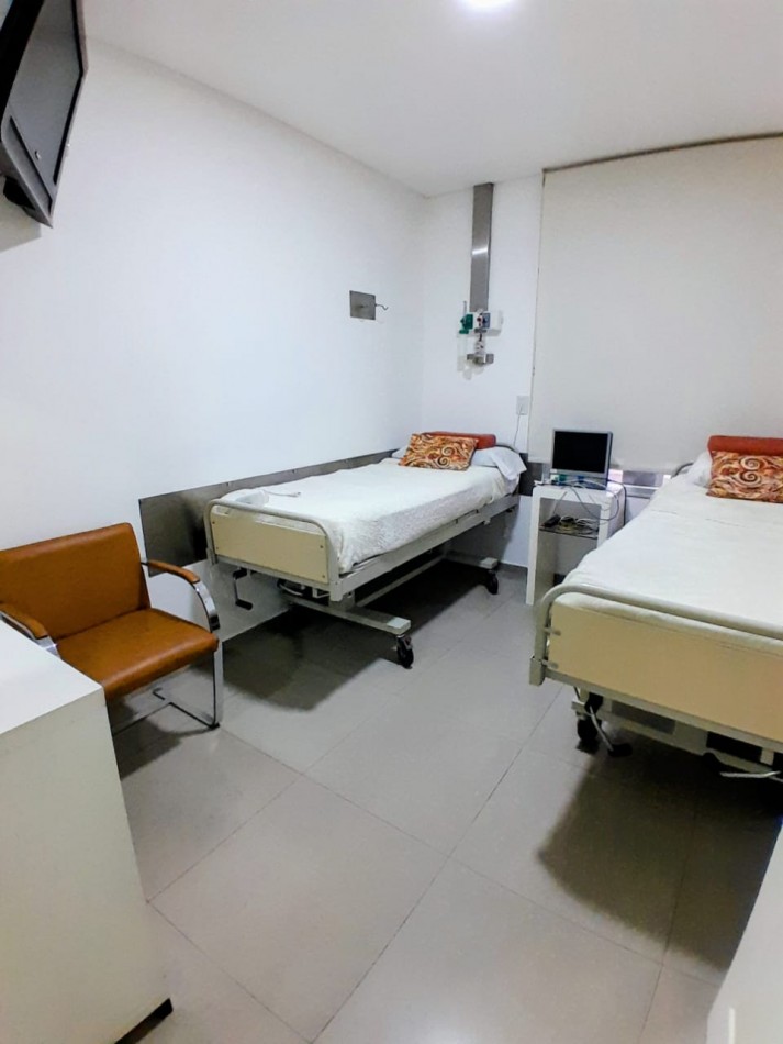IMPECABLE! SE VENDE IMPORTANTE CLINICA EN FUNCIONAMIENTO