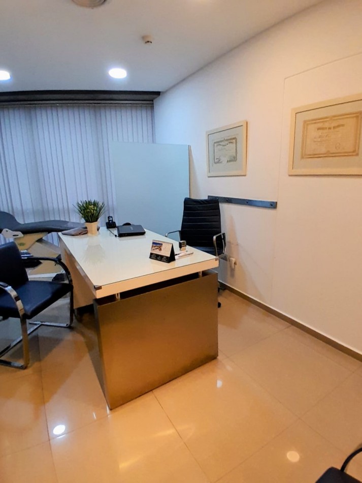 IMPECABLE! SE VENDE IMPORTANTE CLINICA EN FUNCIONAMIENTO