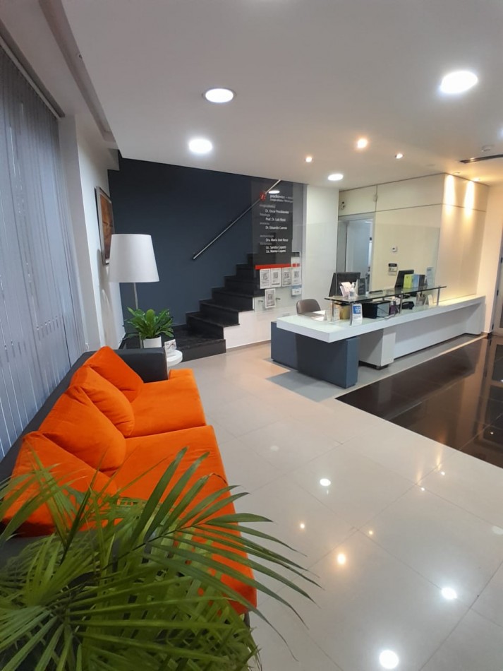 IMPECABLE! SE VENDE IMPORTANTE CLINICA EN FUNCIONAMIENTO