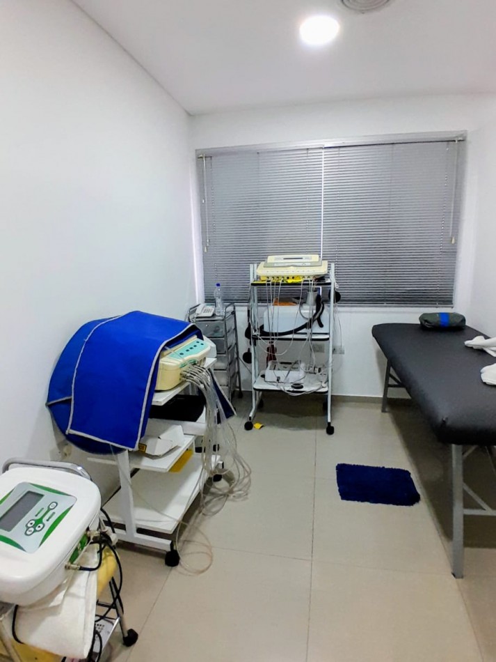 IMPECABLE! SE VENDE IMPORTANTE CLINICA EN FUNCIONAMIENTO