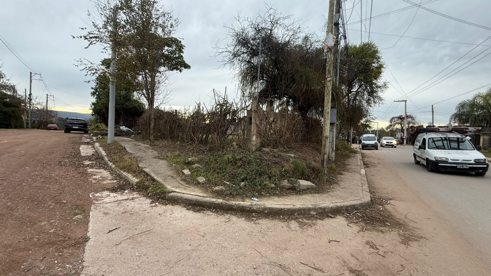 ALQUILO TERRENO! ZONA TRANSITADA UNQUILLO