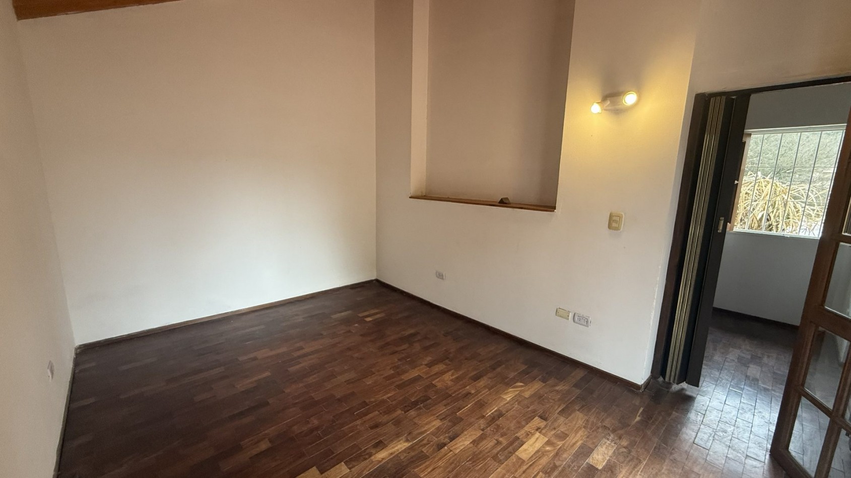 ALQUILO CASA EN MENDIOLAZA CENTRO