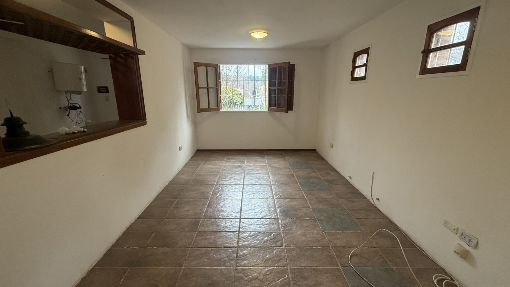 ALQUILO CASA EN MENDIOLAZA CENTRO