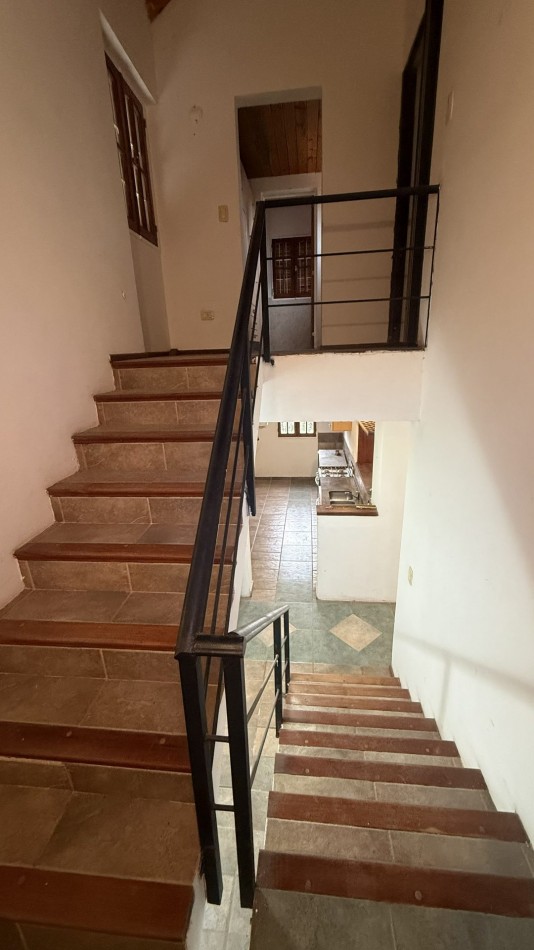 ALQUILO CASA EN MENDIOLAZA CENTRO