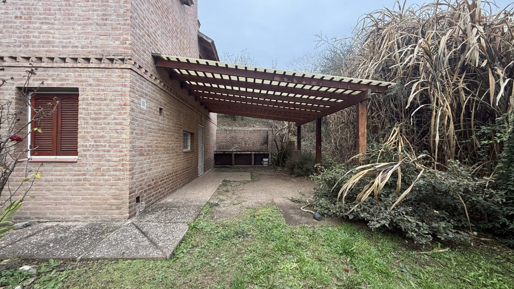 ALQUILO CASA EN MENDIOLAZA CENTRO