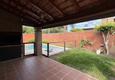 Casa en complejo cerrado c/pileta!
