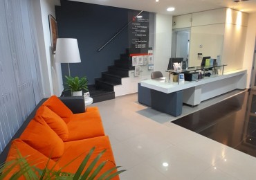 IMPECABLE! SE VENDE IMPORTANTE CLINICA EN FUNCIONAMIENTO